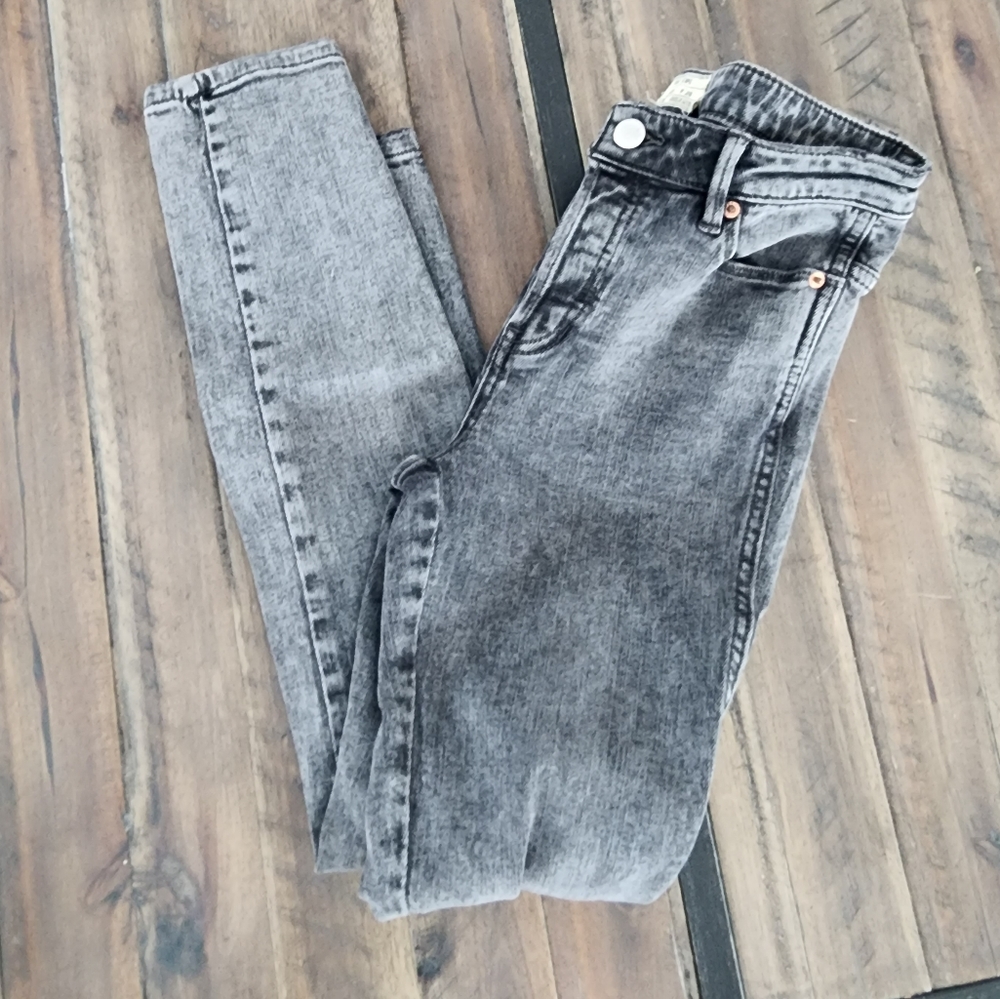 Free people Gray acid wash mid rise skinny